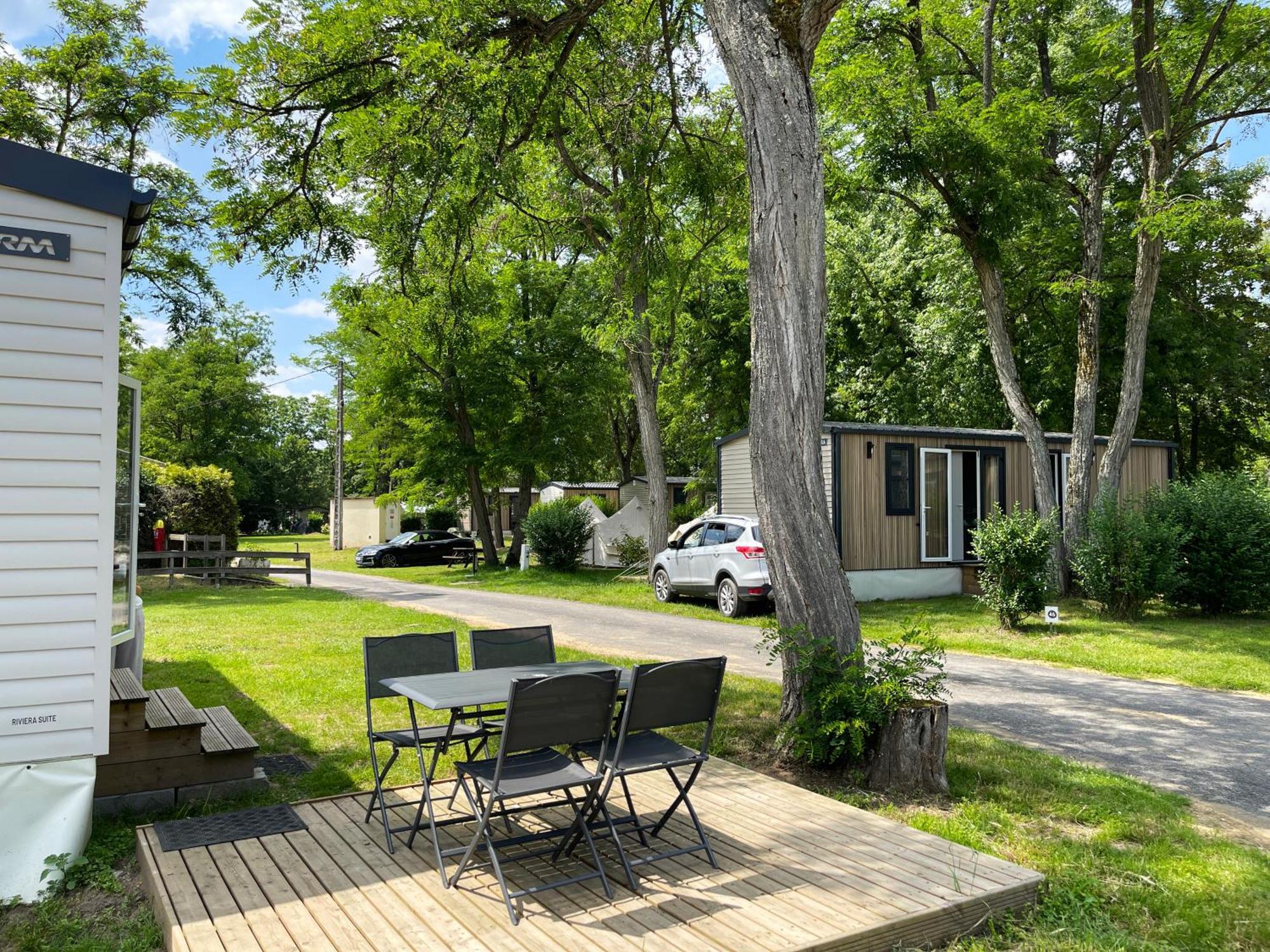 Saint-Satur Camping Les Portes De Sancerre מראה חיצוני תמונה